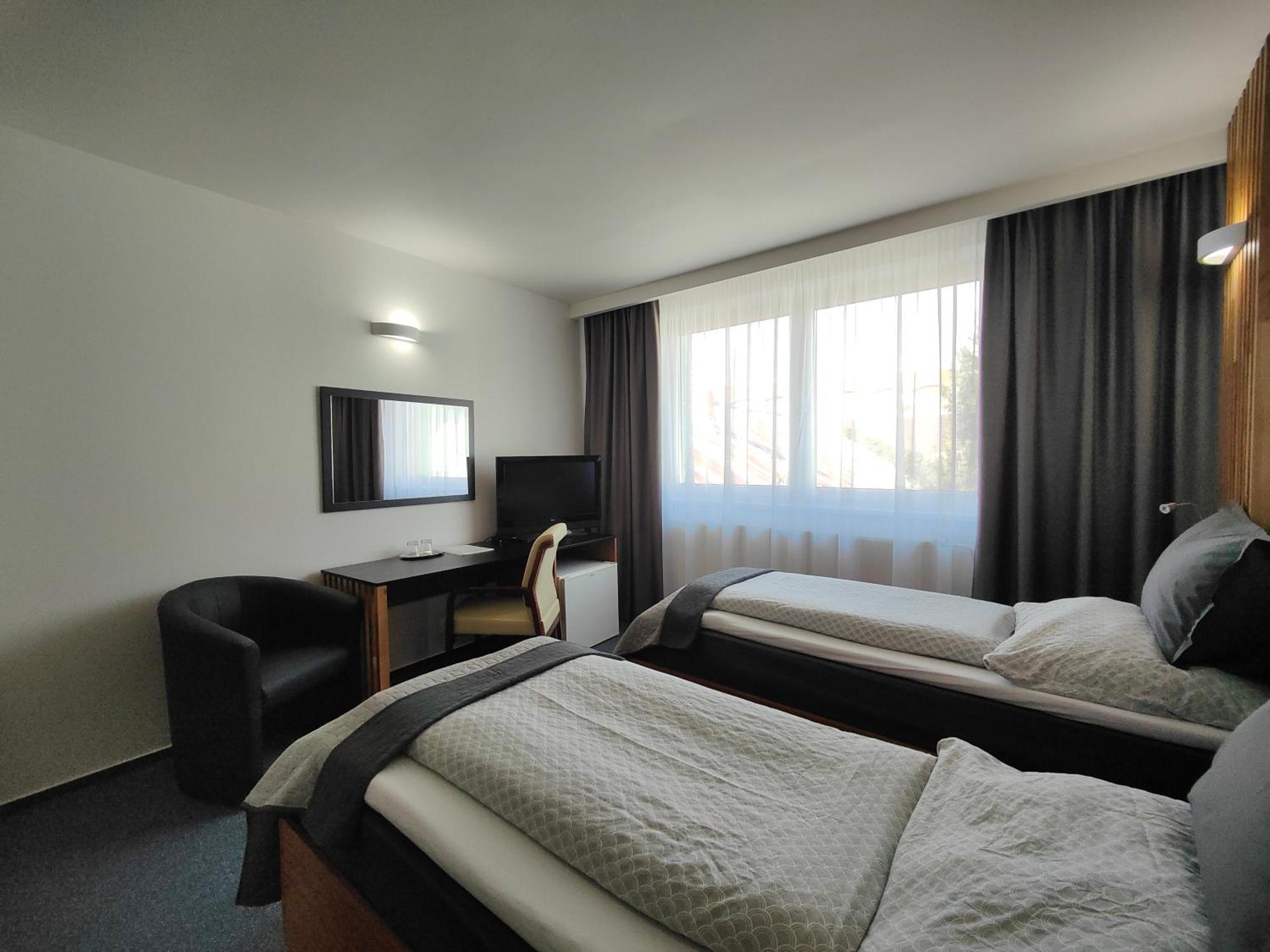 Hotel P7 Lučenec Esterno foto