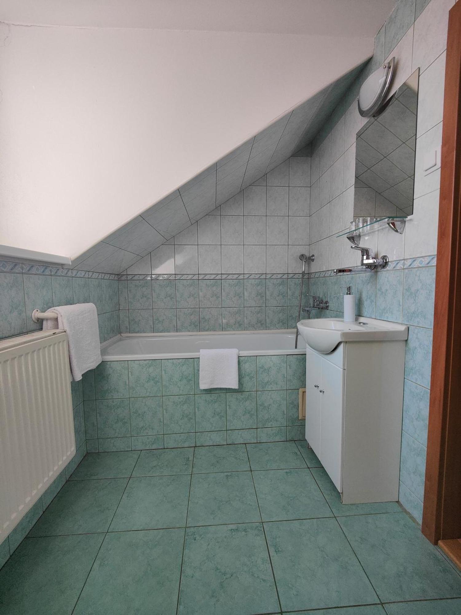 Hotel P7 Lučenec Esterno foto