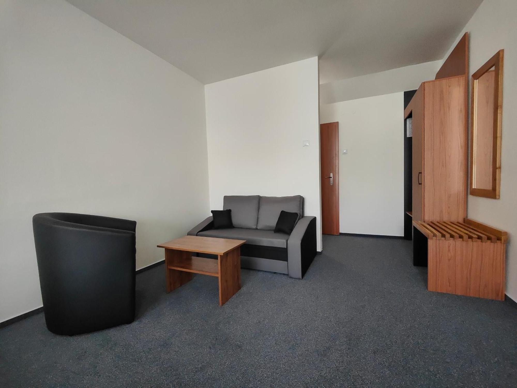 Hotel P7 Lučenec Esterno foto