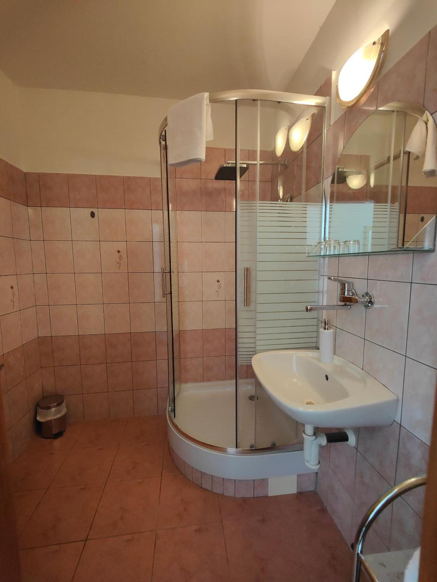 Hotel P7 Lučenec Esterno foto