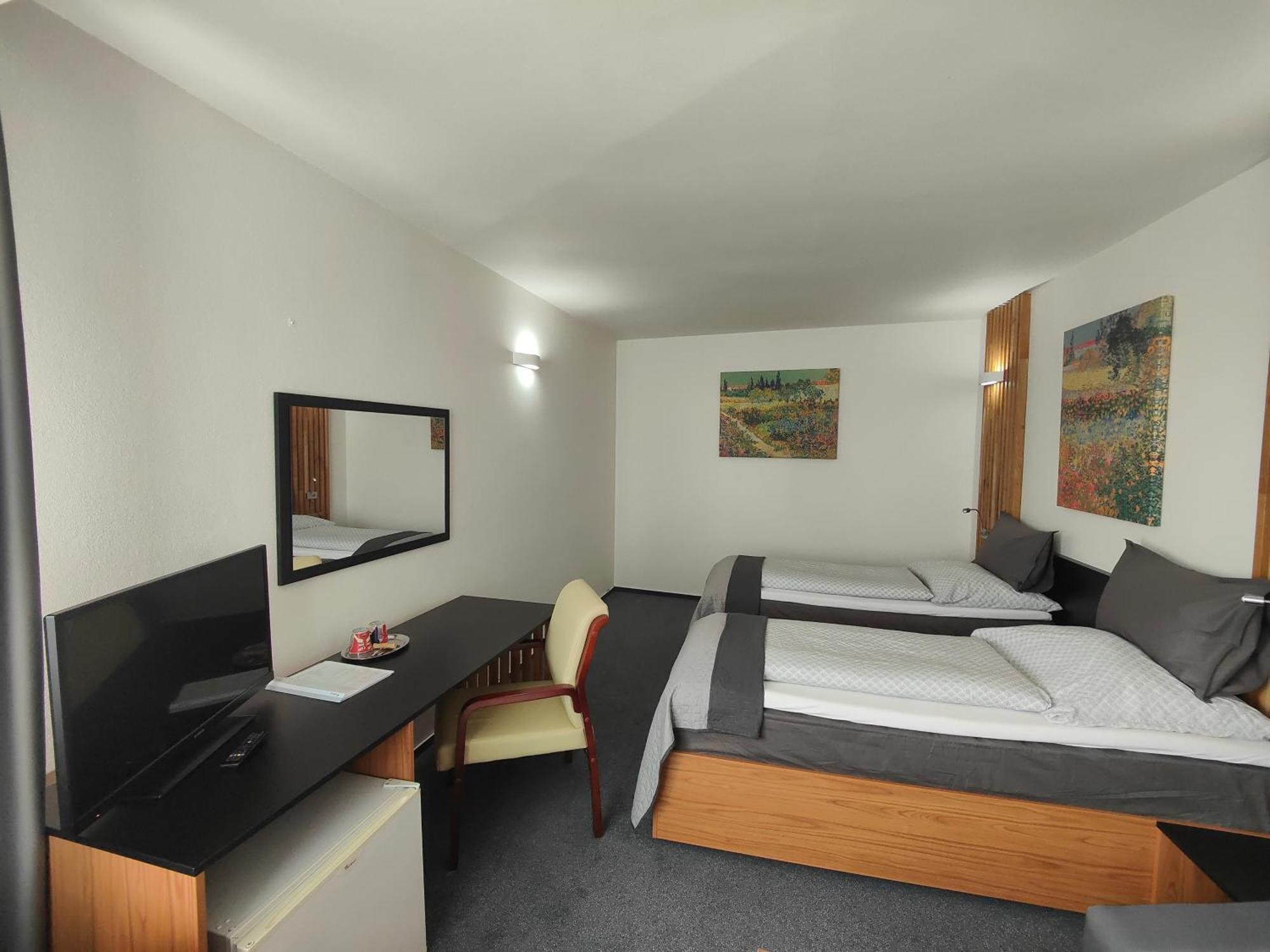 Hotel P7 Lučenec Esterno foto