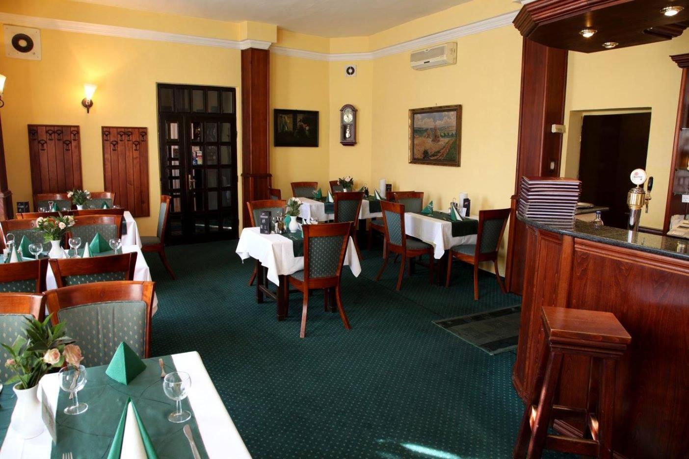 Hotel P7 Lučenec Esterno foto