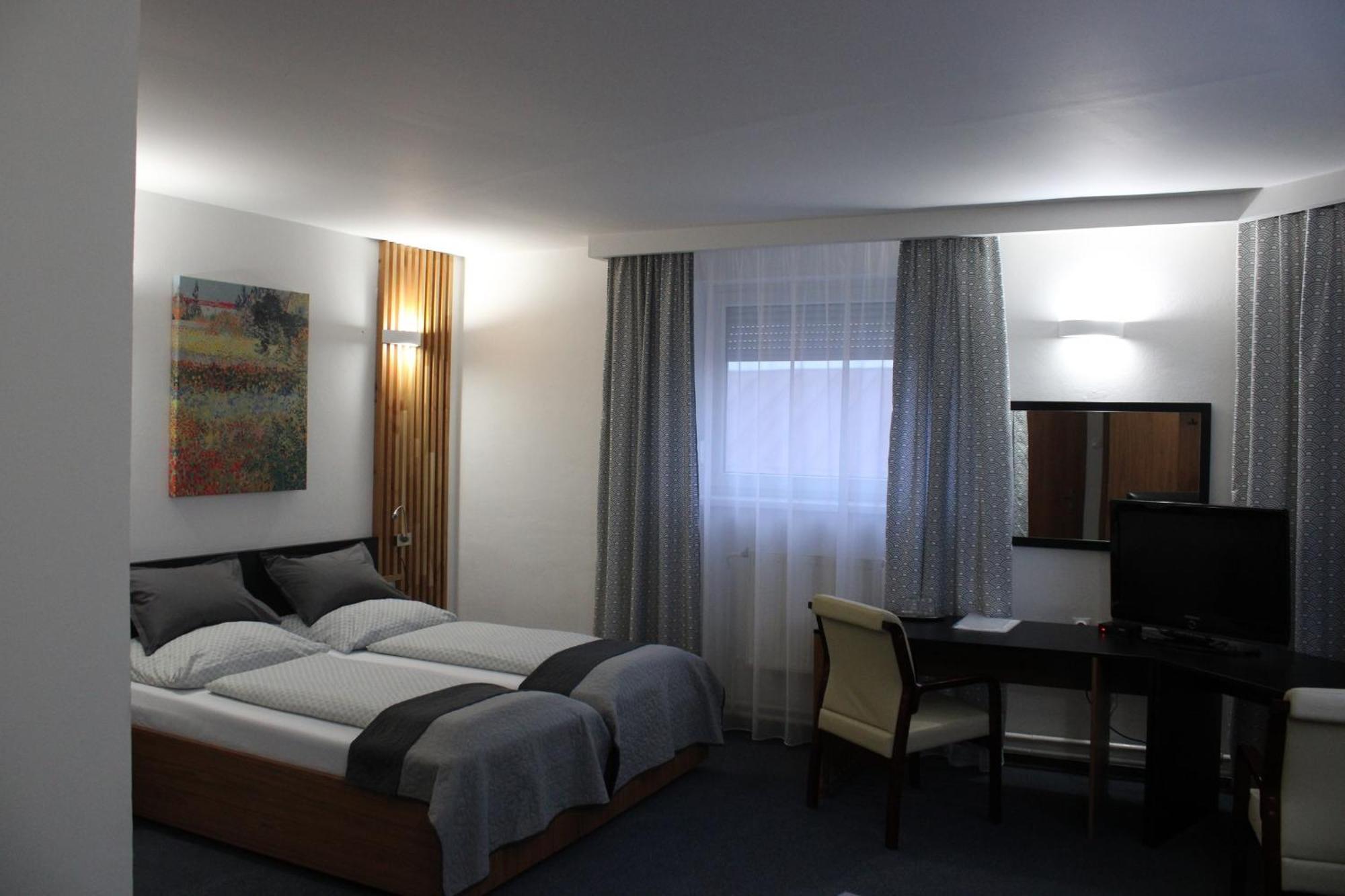 Hotel P7 Lučenec Esterno foto