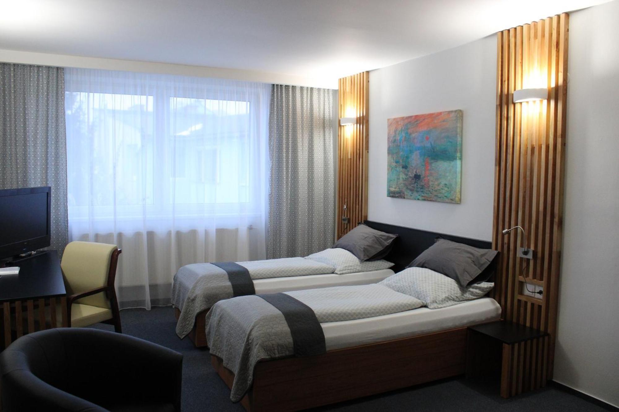 Hotel P7 Lučenec Esterno foto